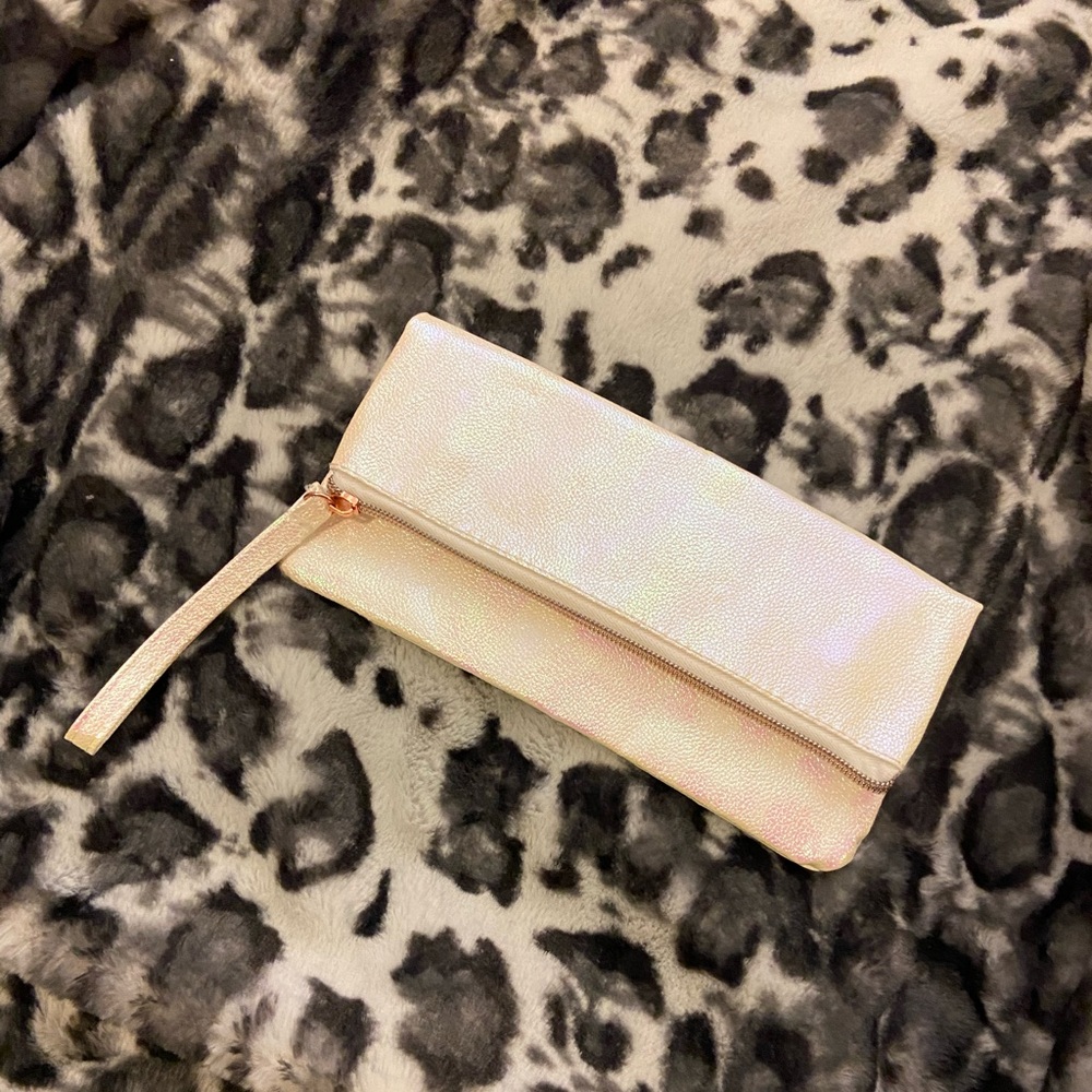 🌸 Iridescent shiny festival party clutch